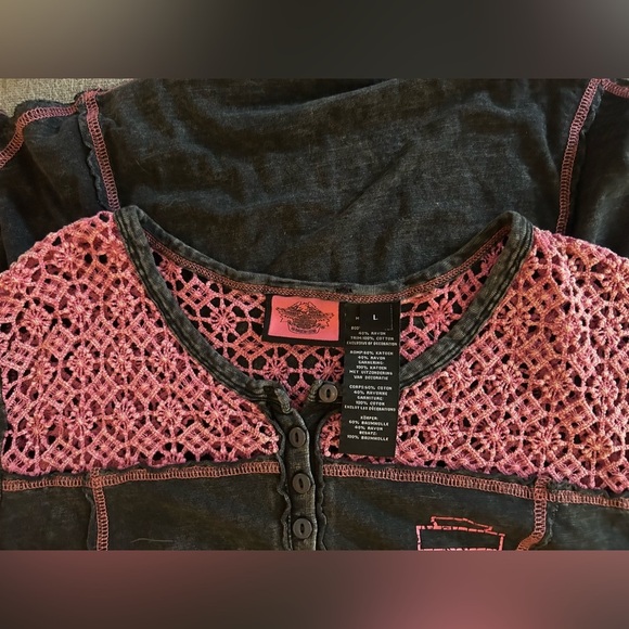 Harley-Davidson Black and Pink Graphic 3/4 Sleeve Blouse - Picture 5 of 6